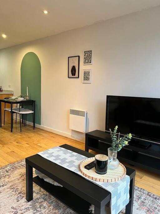 Chic 1 Bed Centrally Located Apartment - Birmingham Jq ภายนอก รูปภาพ